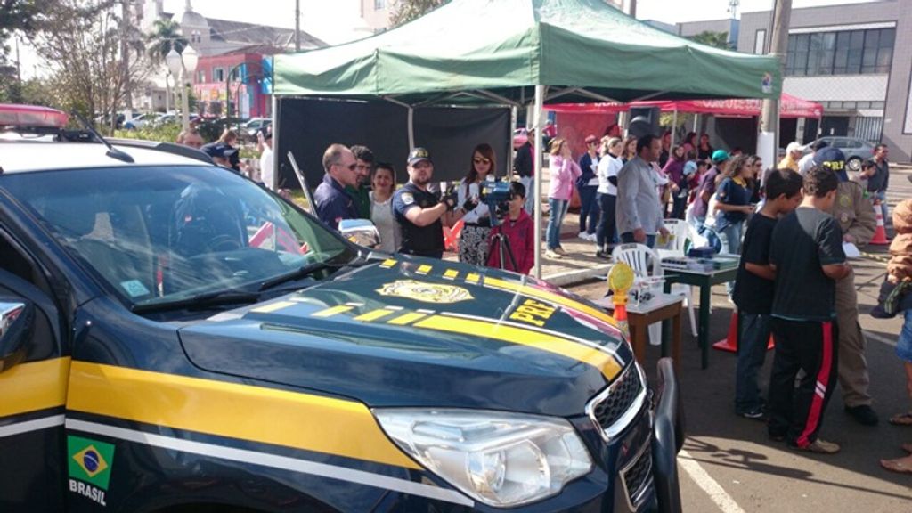7ª delegacia da PRF realiza ações do Maio Amarelo em Campos Novos