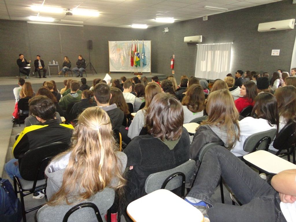 IFC celebra Dia da Indústria com alunos e profissionais da região