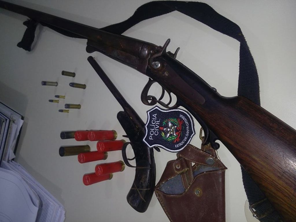 Policia Civil apreende duas armas e munições em Vargem Bonita