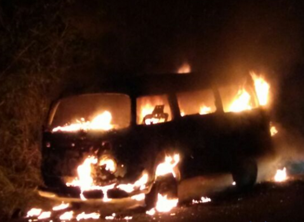 Fogo consume veículo na SC 150 em Lacerdópolis