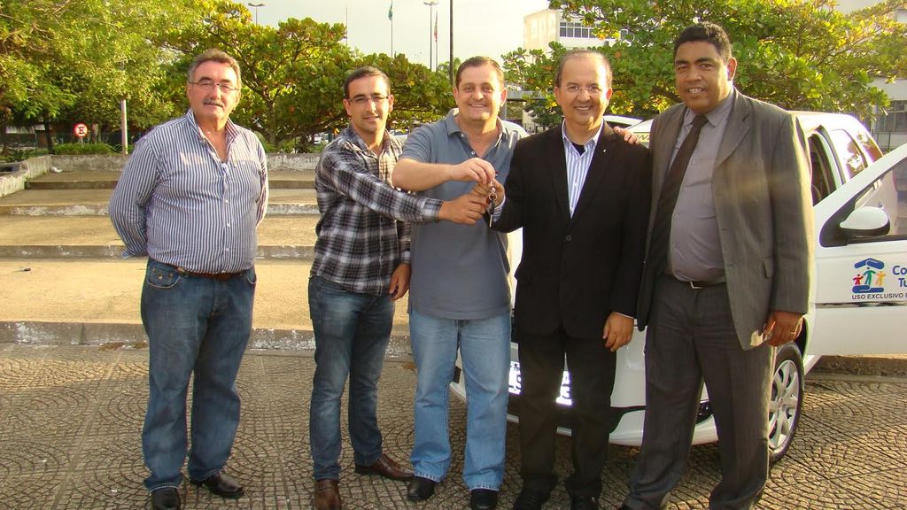 Conselhos Tutelares da região recebem carros para cuidarem de crianças e adolescentes