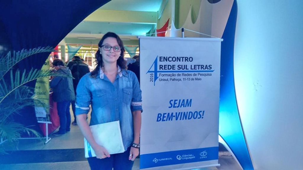 Professora da Unoesc apresenta pesquisa no 4º Encontro da Rede Sul Letras