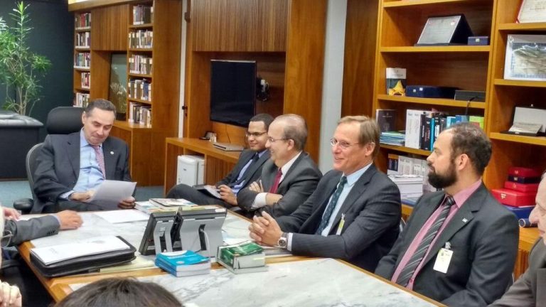 Deputados buscam suspensão de ICMS de operações interestaduais