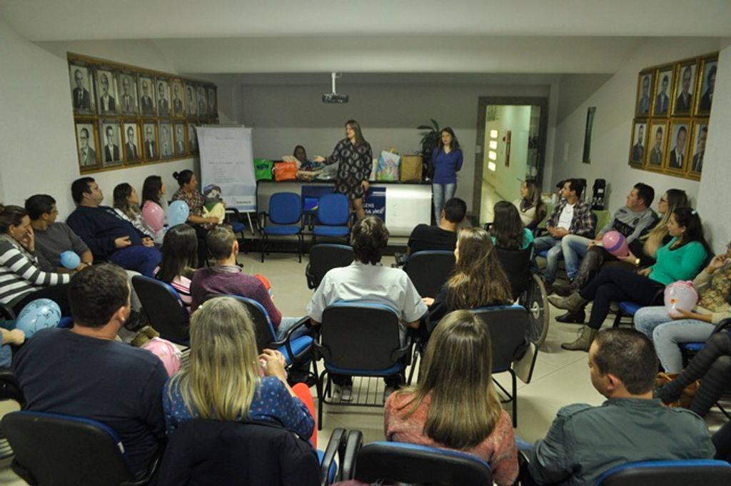 Mamães e papais finalizam encontro do Curso “Gestante Feliz”