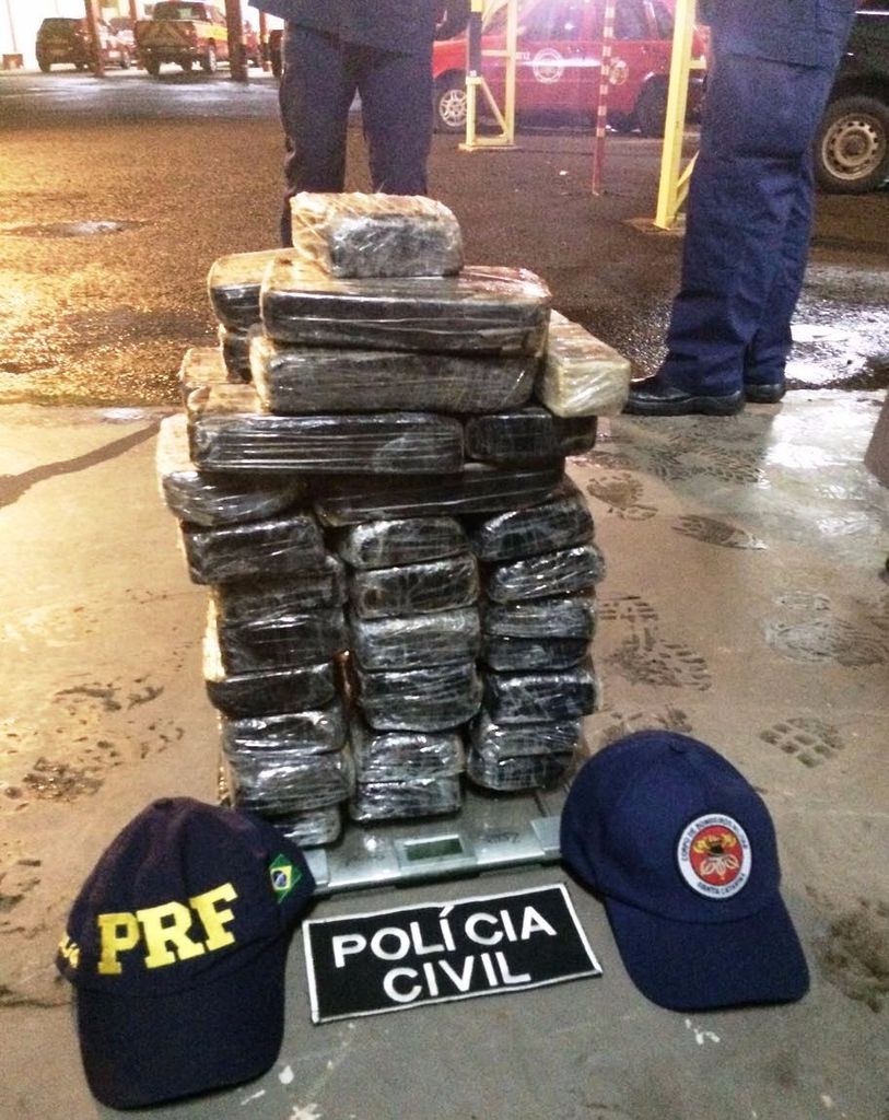 34 kg de crack são apreendidos dentro de veículo com placas de Herval