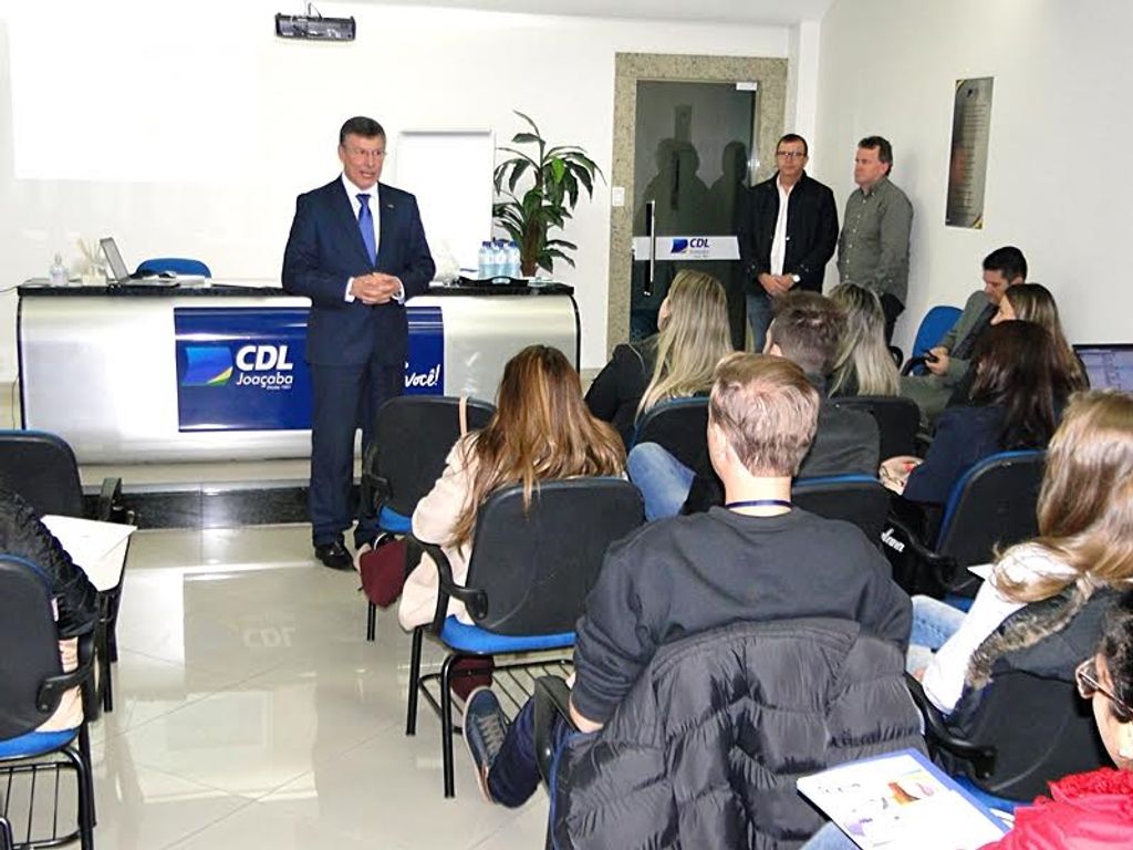 Presidente da FCDL/SC visita Joaçaba e debate a Lei de Acessibilidade