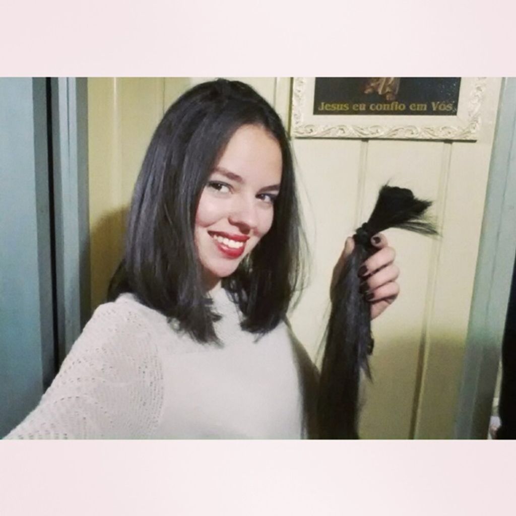 Jovem de Joaçaba doa o cabelo para Instituto do Câncer fazer peruca
