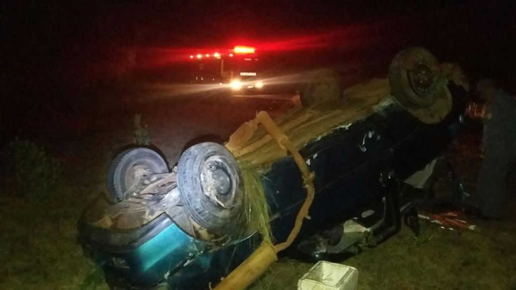 Saída de pista deixa duas pessoas feridas em Campos Novos