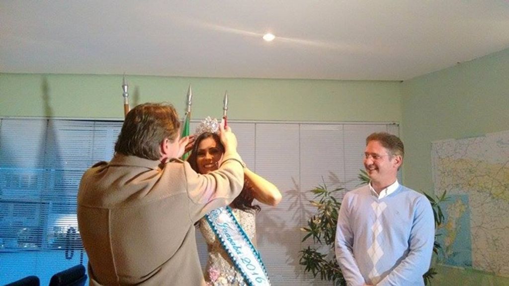 Thainara Latenik é coroada Miss Joaçaba e irá representar o município no Miss Santa Catarina