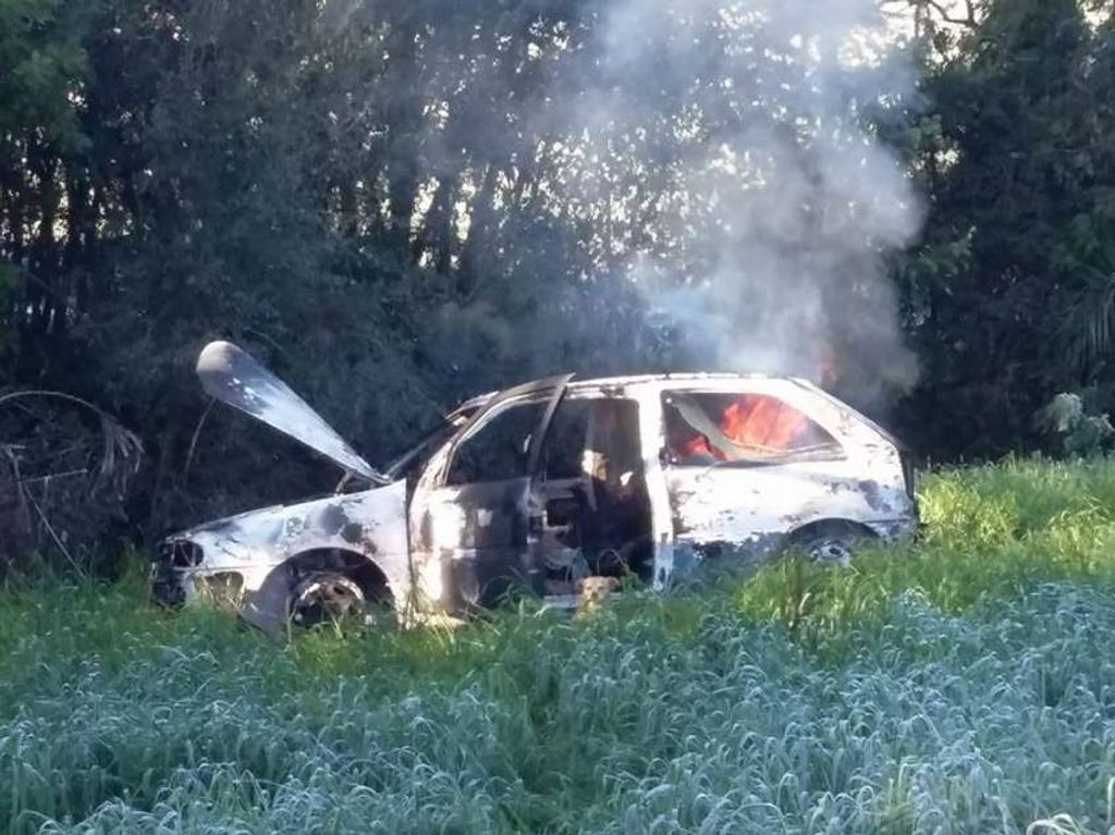 Possível chacina – 5 corpos são encontrados carbonizados dentro de veículo
