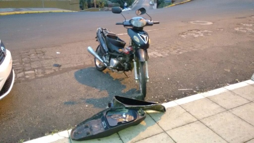 Motociclista fica ferido em acidente na Getúlio Vargas