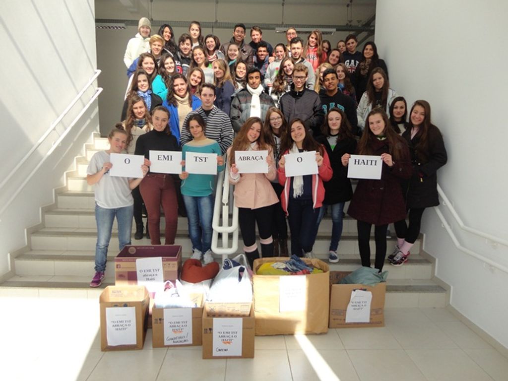 Alunos do IFC arrecadam doações para haitianos