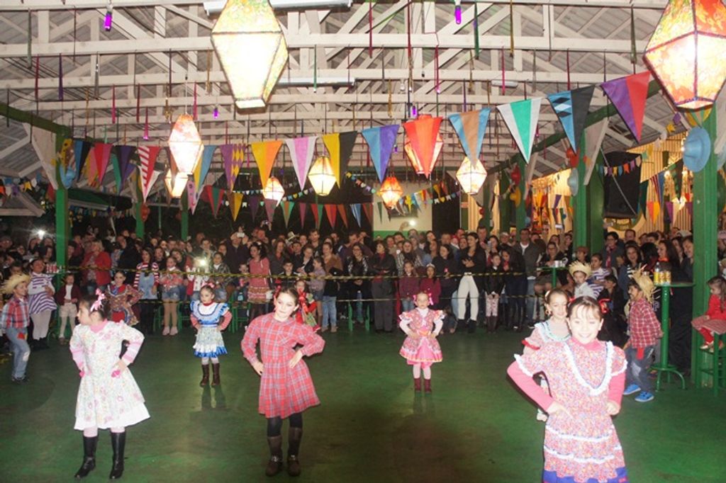 Arraiá da Aliança reúne grande público