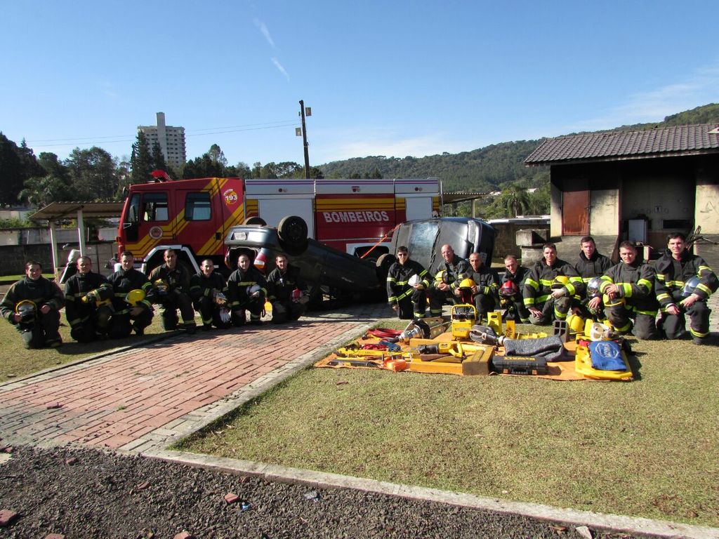 Bombeiros treinam em Joaçaba para a Seletiva do Campeonato Mundial de Resgate Veicular