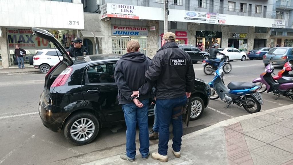 DIC de Joaçaba cumpre mandado de prisão contra homem investigado por extorsão