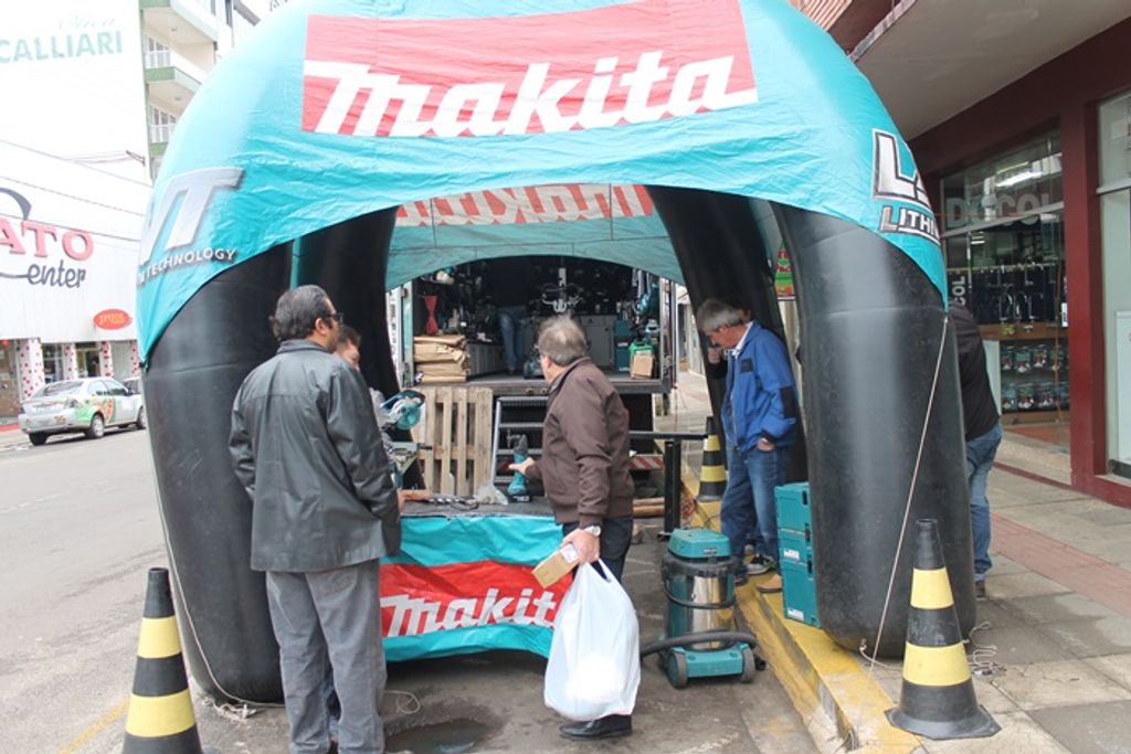 Caminhão stand da Makita está em Joaçaba nesta terça-feira, 21
