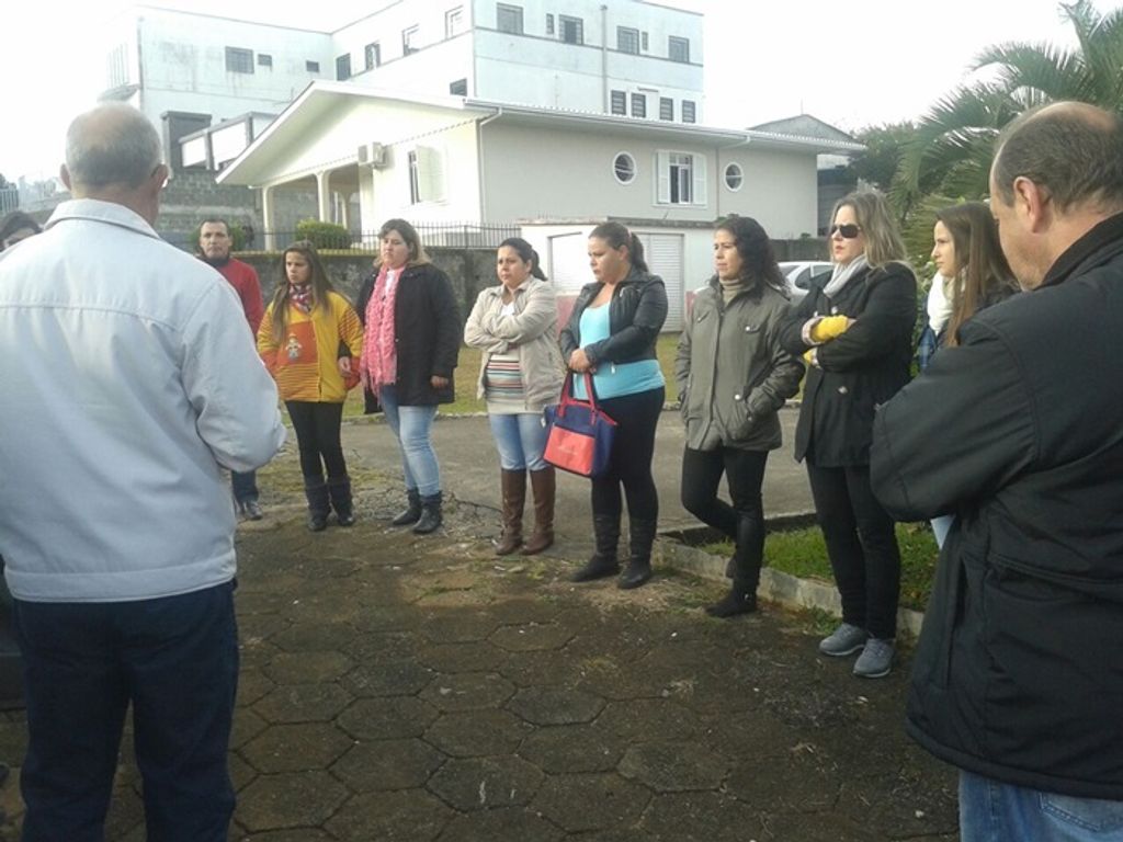 Funcionários realizam manifestação e cobram volta ao trabalho no hospital de Catanduvas