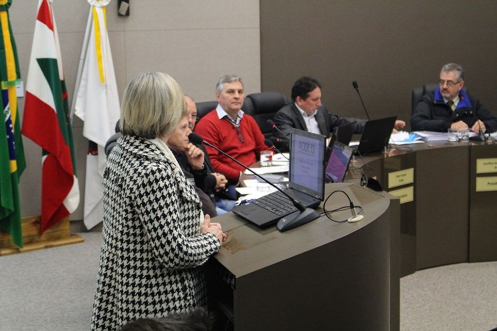ACIOC apresenta Plano de Gestão na Câmara de Joaçaba