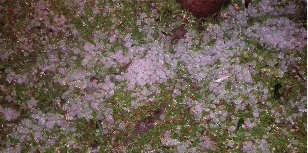Temporal com granizo causa estragos em Campos Novos