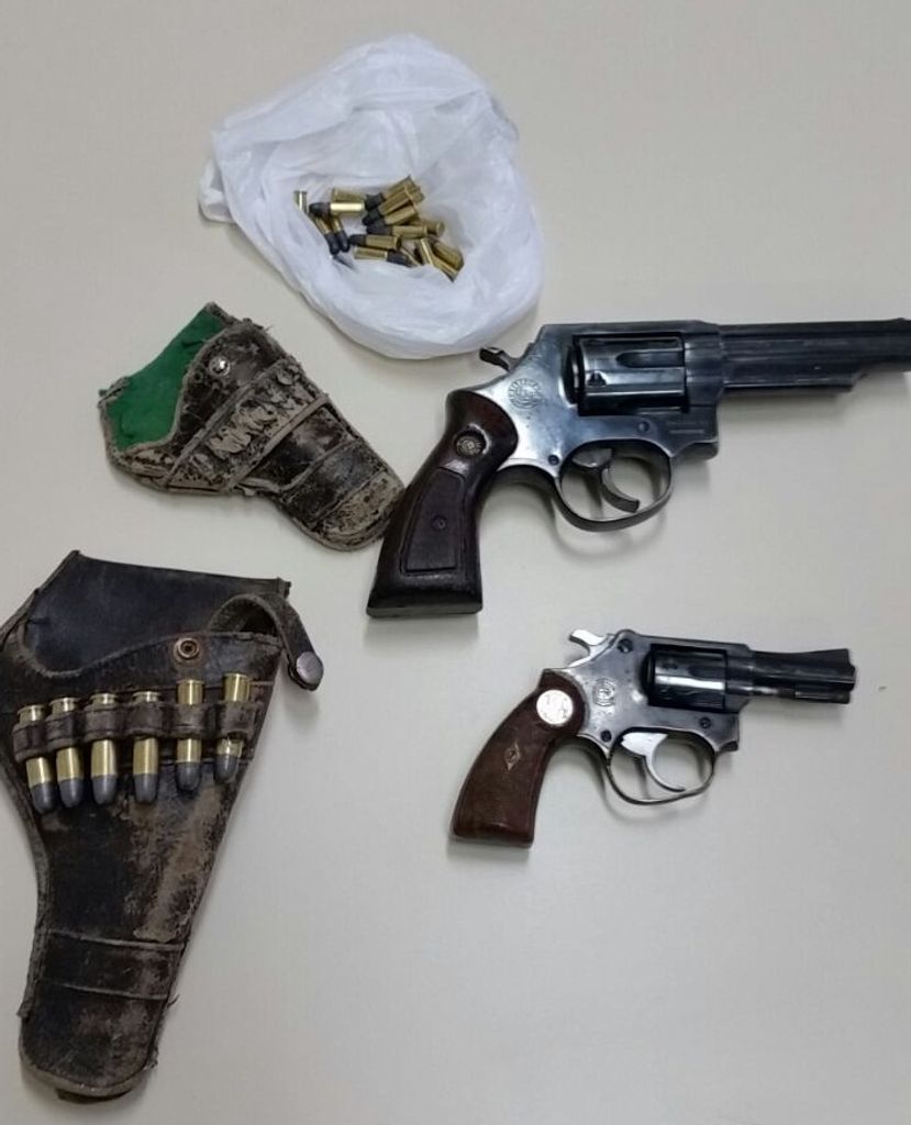 Polícia apreende armas e prende um homem em Água Doce