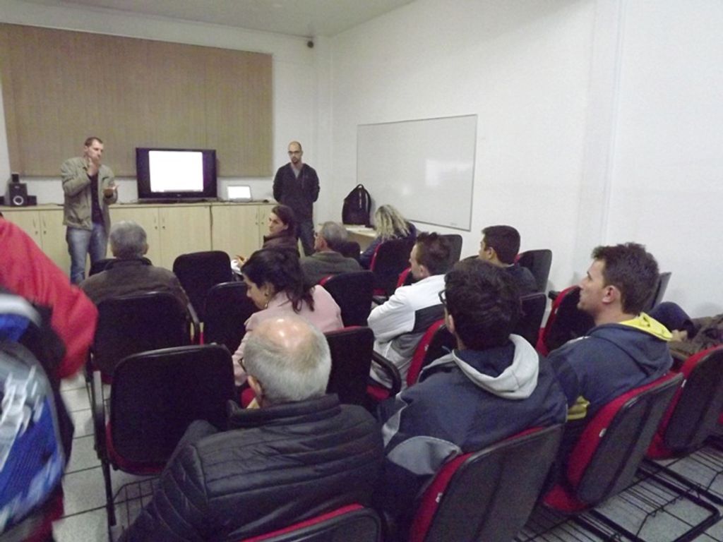 Diretoria Municipal de Esporte se reúne com associações esportivas para orientar prestação de contas