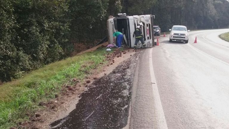 Bitrem tomba na BR 282 em Joaçaba