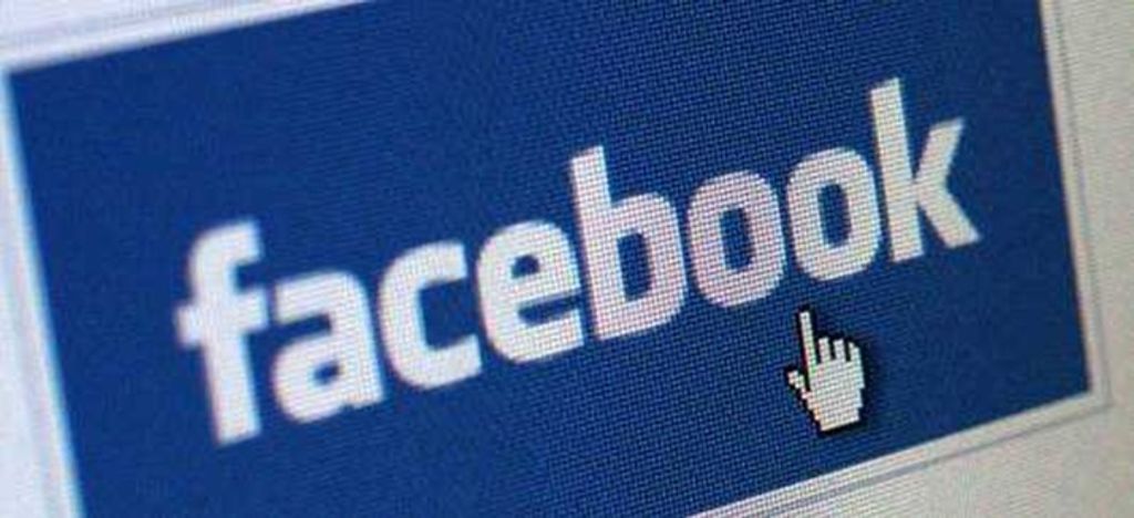 Mulher é autuada por desacatar a polícia no Facebook