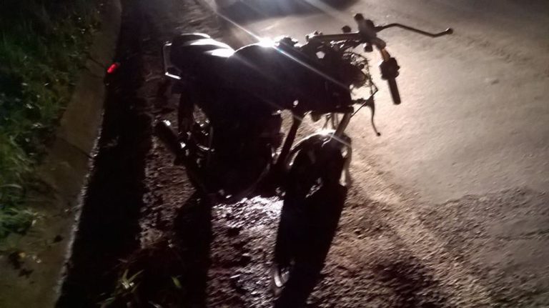 Motociclista fica gravemente ferido em colisão entre moto e caminhonete na SC 355