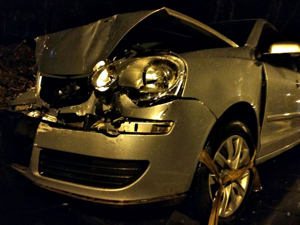 Motorista bate na traseira de caminhão e tem carro apreendido em Joaçaba