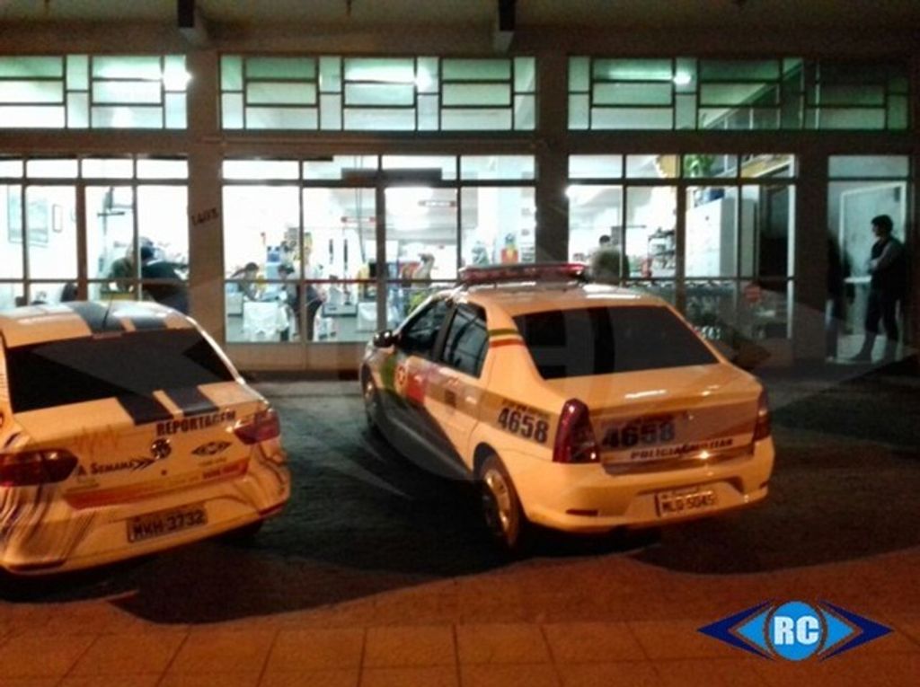Homens armados assaltam supermercado no centro de Ouro