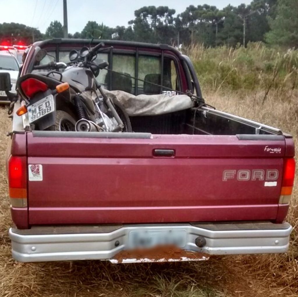 Polícia Militar recupera caminhonetes furtadas