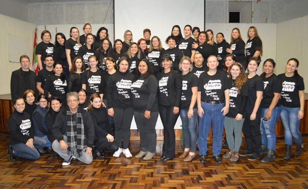 Gered encerra primeira etapa do curso básico de Libras em Joaçaba