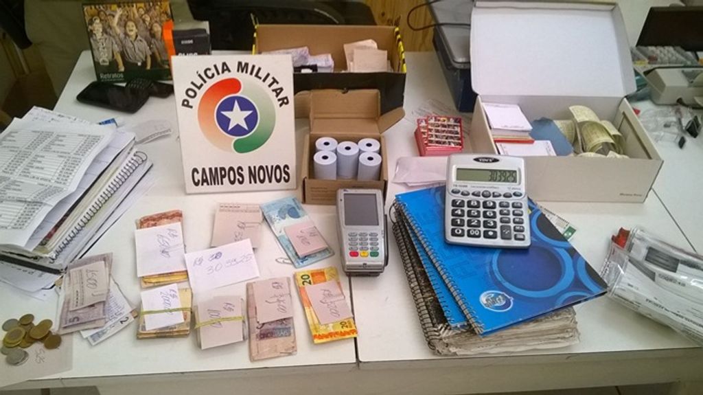 Polícia Militar fecha duas casas que realizavam apostas do Jogo do Bicho em Campos Novos