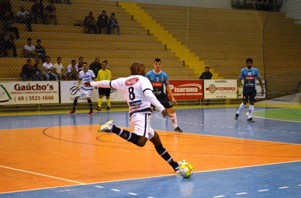 Joaçaba Futsal joga em casa nesta quarta-feira para manter a liderança da Copa Santa Catarina
