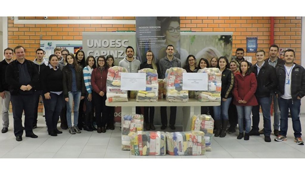 Bolsistas da Unoesc Capinzal arrecadam uma tonelada de alimentos