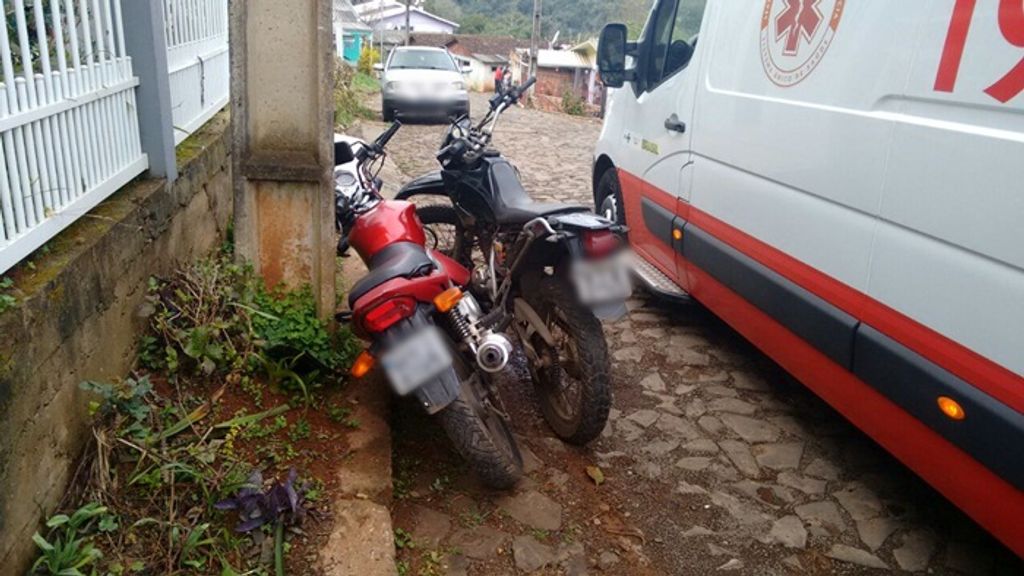 Colisão entre motos deixa dois feridos em Herval d’ Oeste