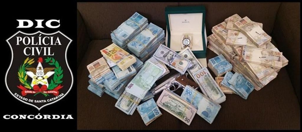 Operação resulta na apreensão de R$ 500 mil, U$$ 40 mil, 10 mil euros e rolex de R$ 90 mil