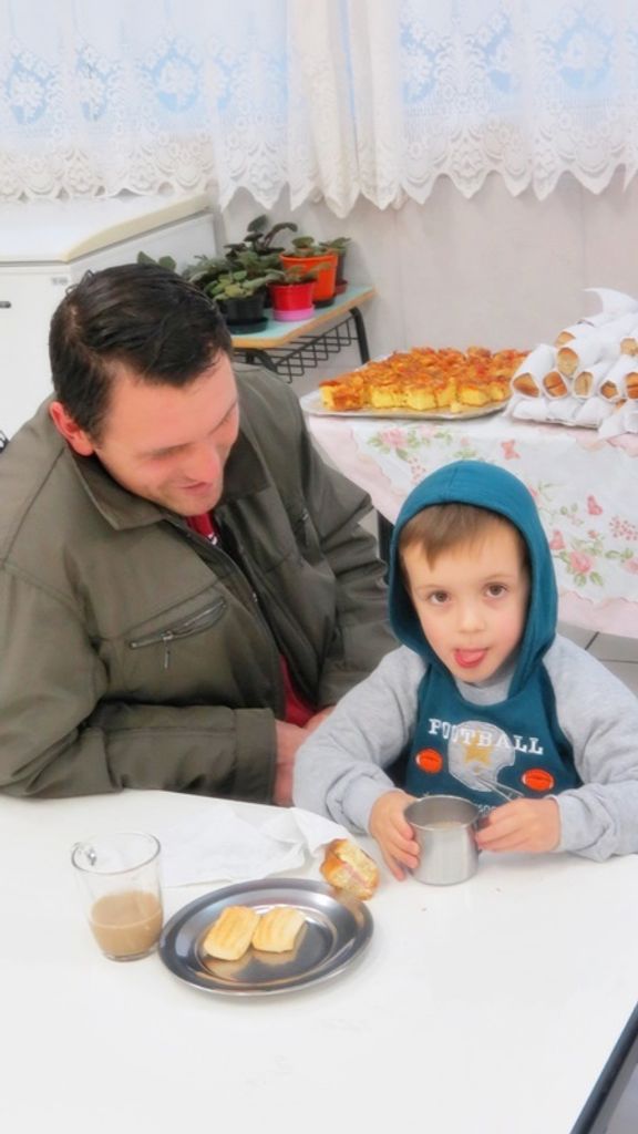 Café da manhã homenageia os pais do Centro Educacional Infantil Nossa Senhora de Lourdes