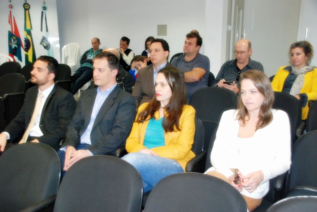 Delegado Daniel Régis recebe homenagem em nome da Polícia Civil