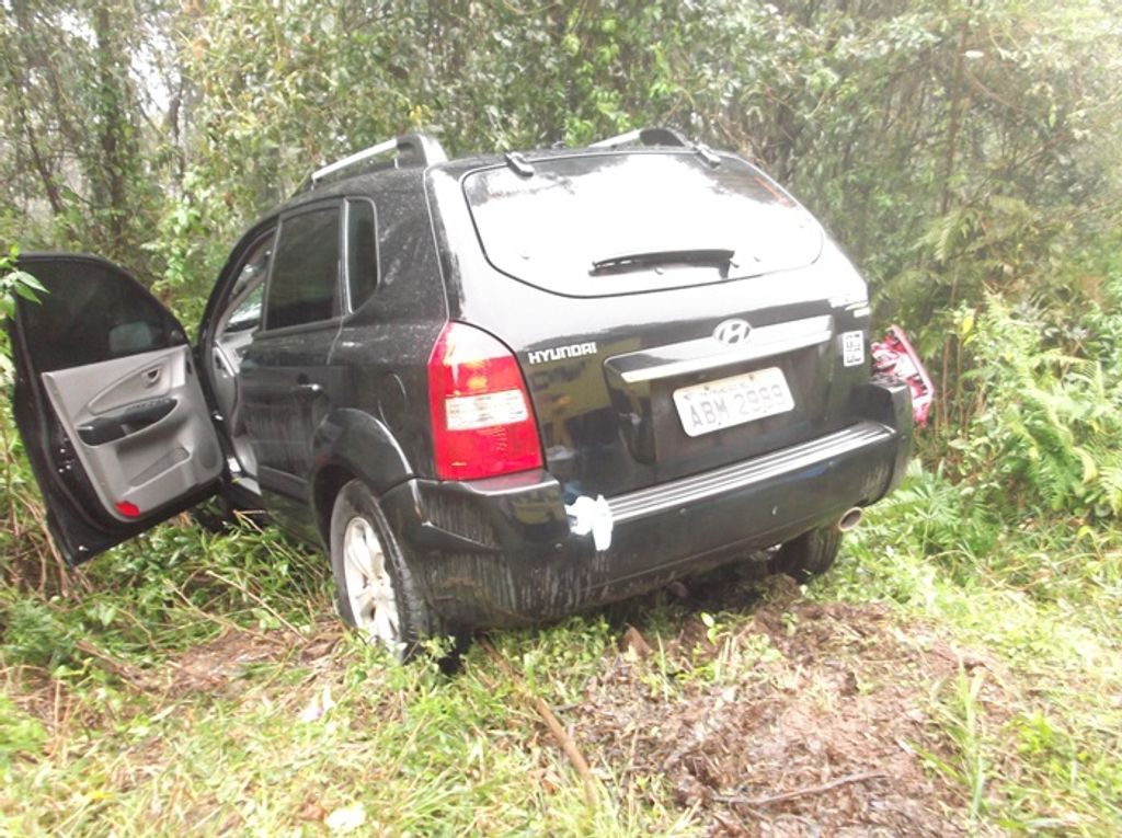 Acidente deixa duas pessoas feridas na BR 282 em Vargem Bonita