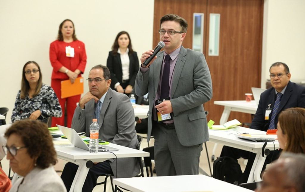 Pró-reitor da Unoesc participa de curso no México sobre gestão universitária