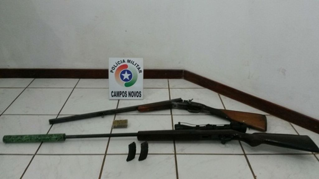 Armas são apreendidas pela Polícia Militar