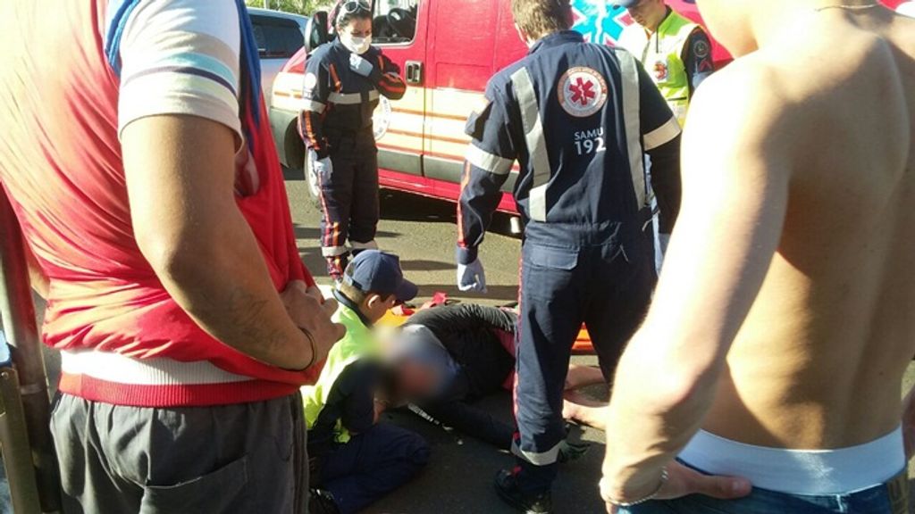 Colisão entre carro e moto nas proximidades da ponte Emílio Baungart em Joaçaba