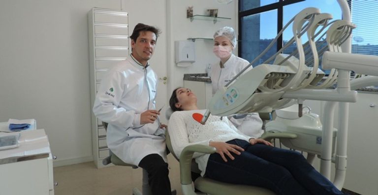 Cirurgião dentista formado na Unoesc relata sua trajetória profissional em Joaçaba