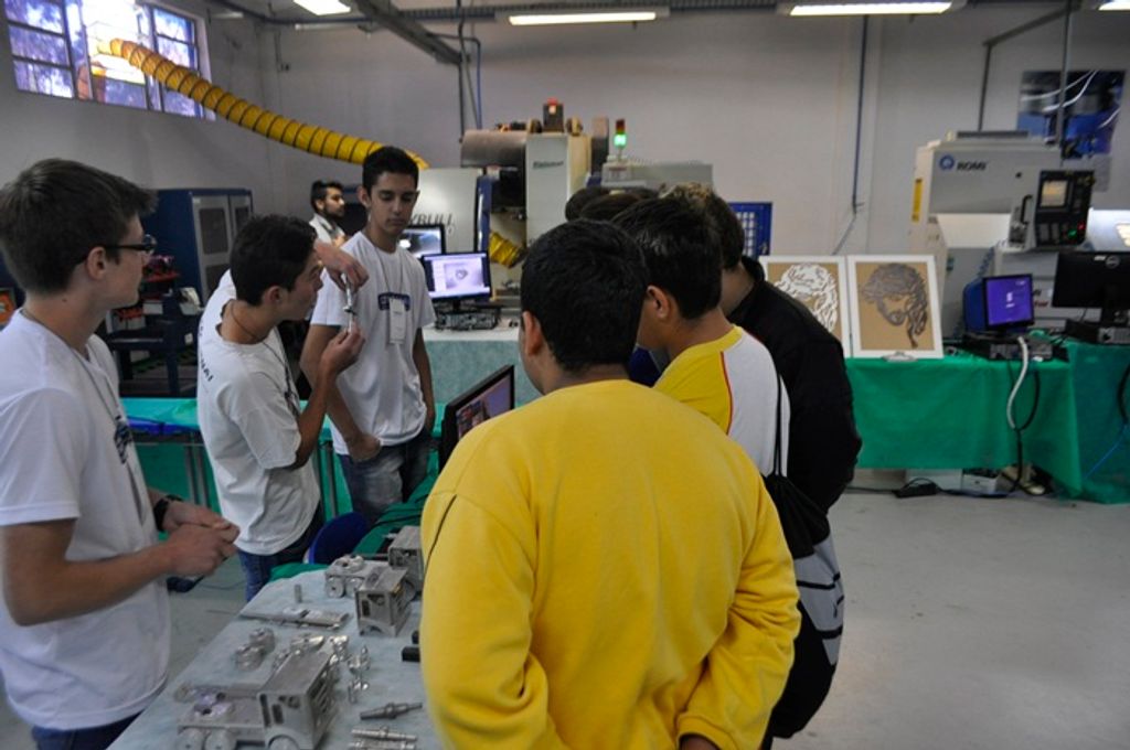 Unidades do meio-oeste recebem 6 mil visitantes durante o Mundo SENAI