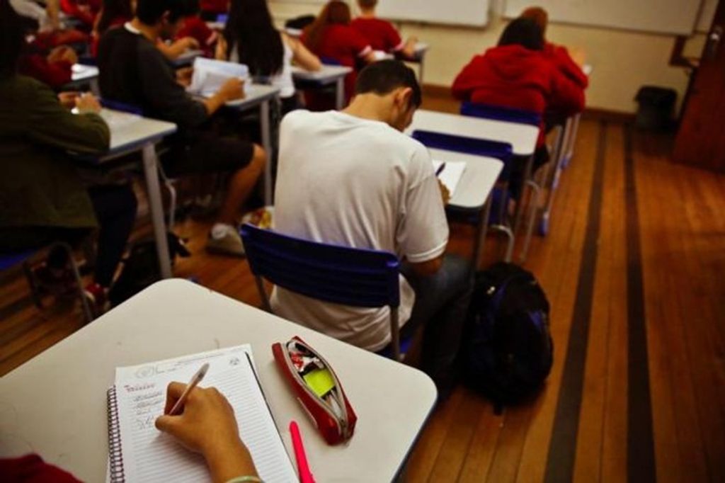 Regra muda e aluno poderá passar de ano mesmo reprovado em disciplina