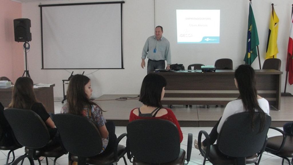 Jovens de Herval d’ Oeste participaram de Workshop sobre empreendedorismo