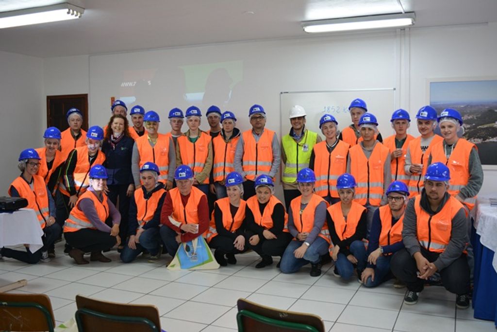 Alunos do IFC fazem viagem técnica ao Porto de São Francisco do Sul