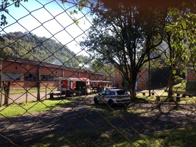 Princípio de Incêndio na empresa Bonato Couros de Joaçaba mobiliza bombeiros