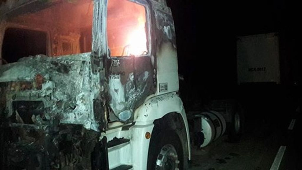 Cavalo mecânico é destruído por incêndio na SC-355